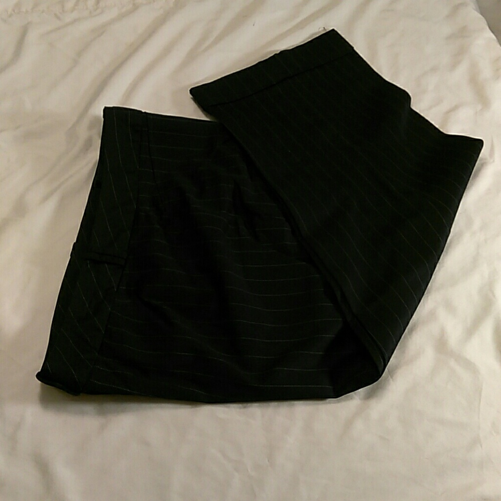 Worthington ladies capri shorts